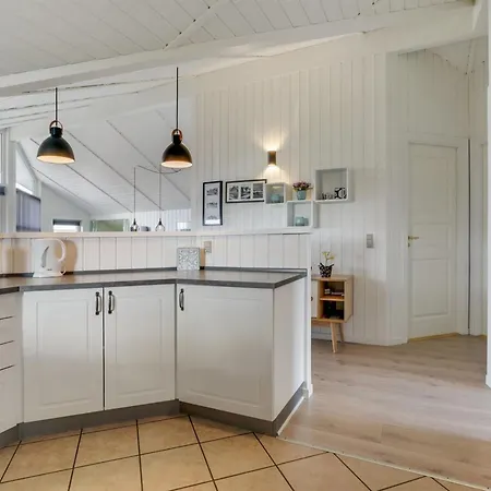 Freek - 400m From The Sea By Interhome