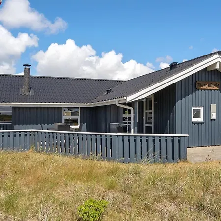 Freek - 400m From The Sea By Interhome Lakolk