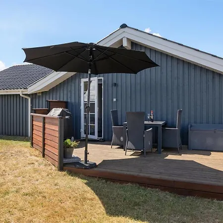 Freek - 400m From The Sea By Interhome Lakolk