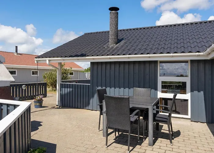 Freek - 400m From The Sea By Interhome Lakolk